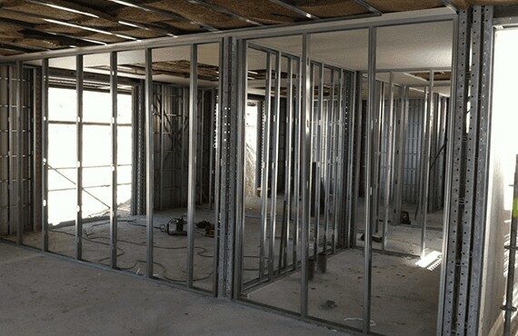 MONTAJE DE PAREDES INTERIORES DIVISORIAS