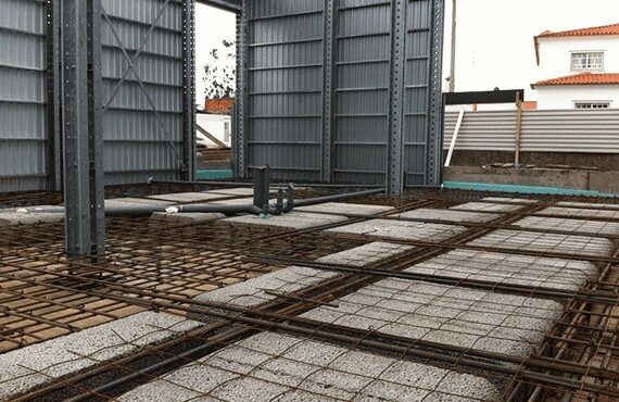 ENCOFRADO PERDIDO Y REFUERZO DE LOSAS